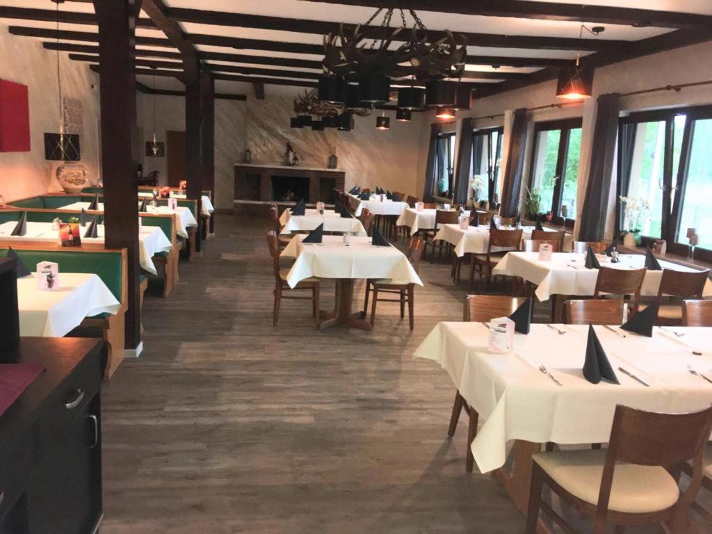 Hotel-Restaurant Hubertus Brome Ngoại thất bức ảnh